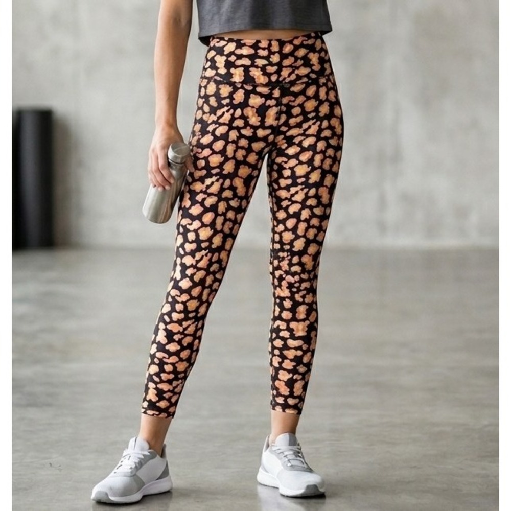 Betsey Johnson Performance S Black Pearl Print High‎ Rise 7/8 Leggings